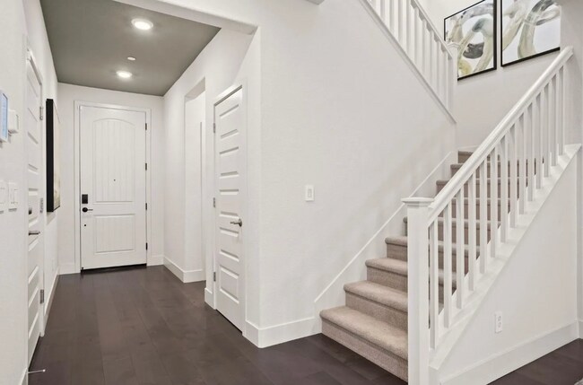 Building Photo - WOW!  Former Roseville Model Home 4/3 + SOLAR!  Please read entire ad for viewings!