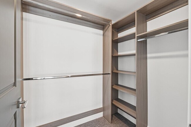 Building Photo - Unit Type: E | 2 Bed | 2 Bath