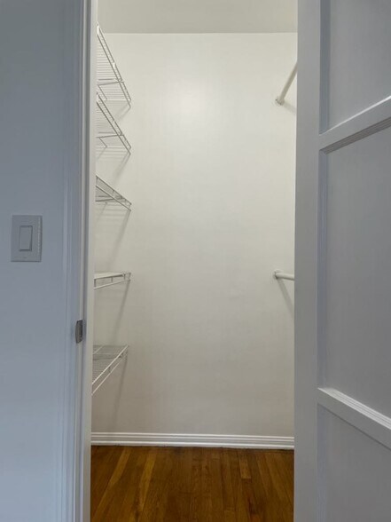 walk in closet - 3412 Pearl St