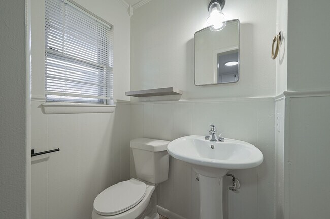 Building Photo - 4800 Spencer Rd