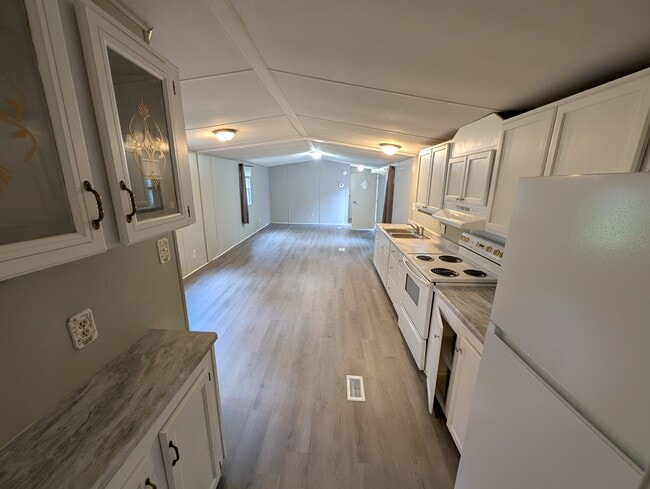 Building Photo - 135 Ransdell Ln