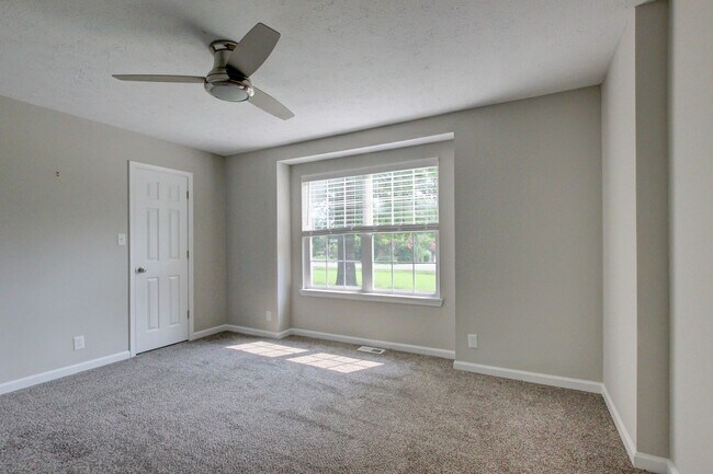 Building Photo - Updated 3bed 2 bath in St B with SEPARATE WORKSHOP around back.