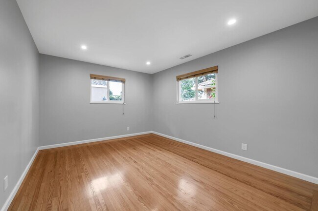 Building Photo - 248 Encina Ave