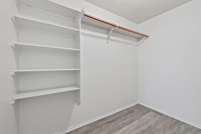 Building Photo - 315 Waterlily Way