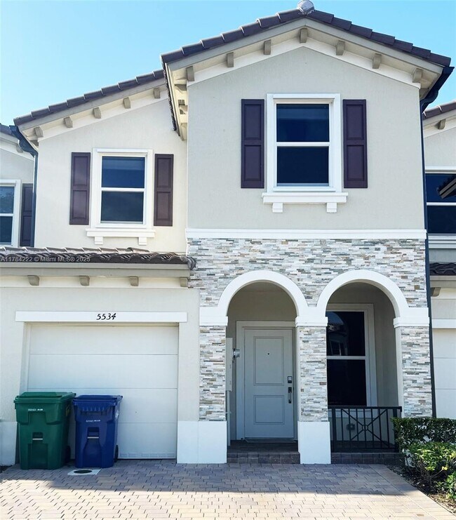 Building Photo - 5534 NW 27th Pl