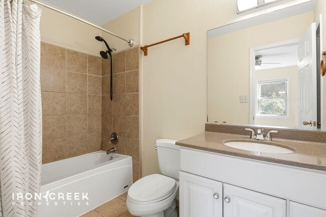 Building Photo - 25 Hazzard St