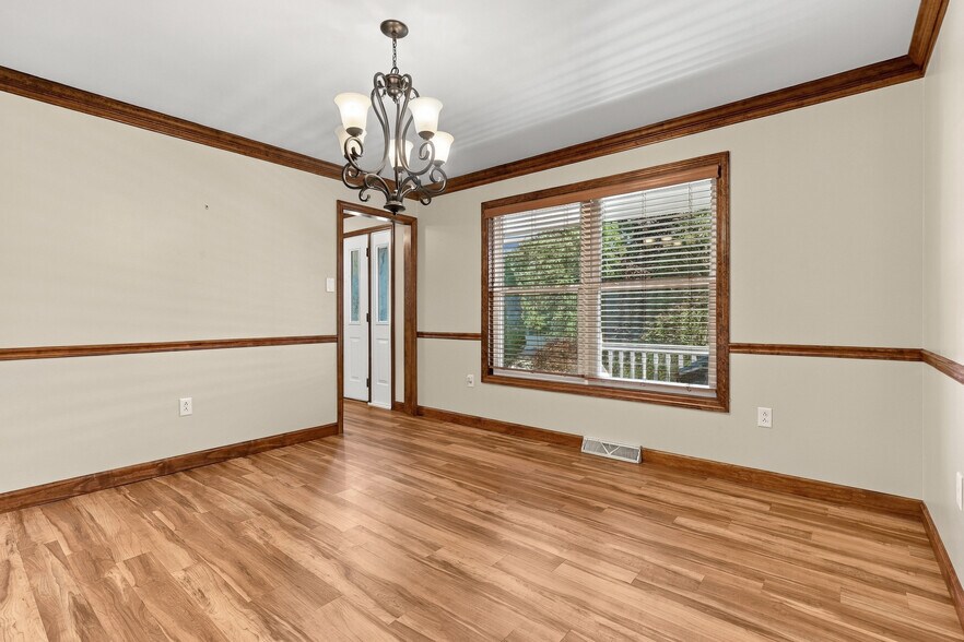 Dining Room - 134 Heldon Dr