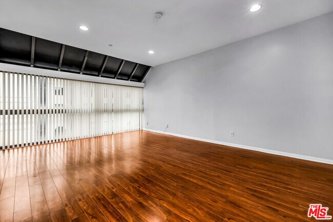 Building Photo - 125 N Gale Dr