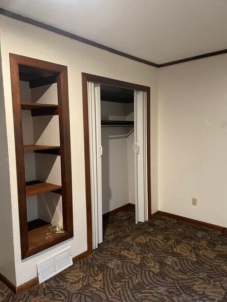Bedroom 2 Closet - 203 23rd St NW