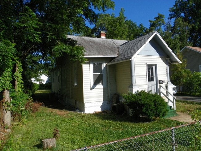Building Photo - 4806 52nd Ave