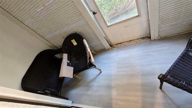 Building Photo - 555 SE 8th St