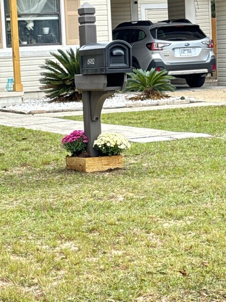 Building Photo - 6982 Burrell Ln