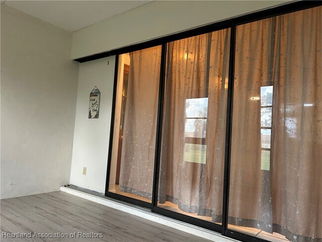 Building Photo - 603 Manor Cir