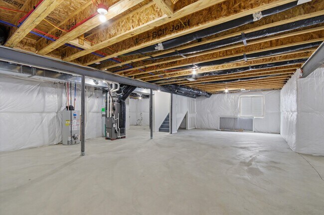 Building Photo - 709 Risdon Trail S