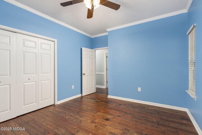 Building Photo - 108 Van Dyke Cove