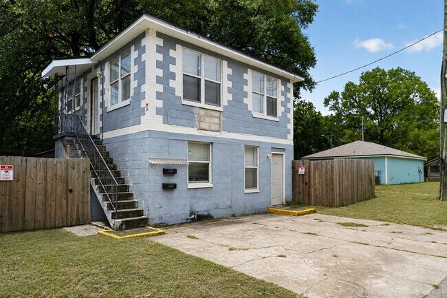 Building Photo - 3212 Barnett St