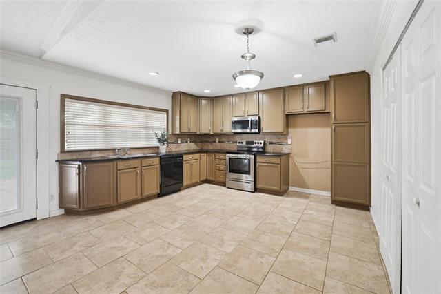 Building Photo - 5161 Bartlett Dr