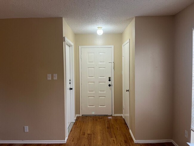 Building Photo - 7026 Silver Canyon