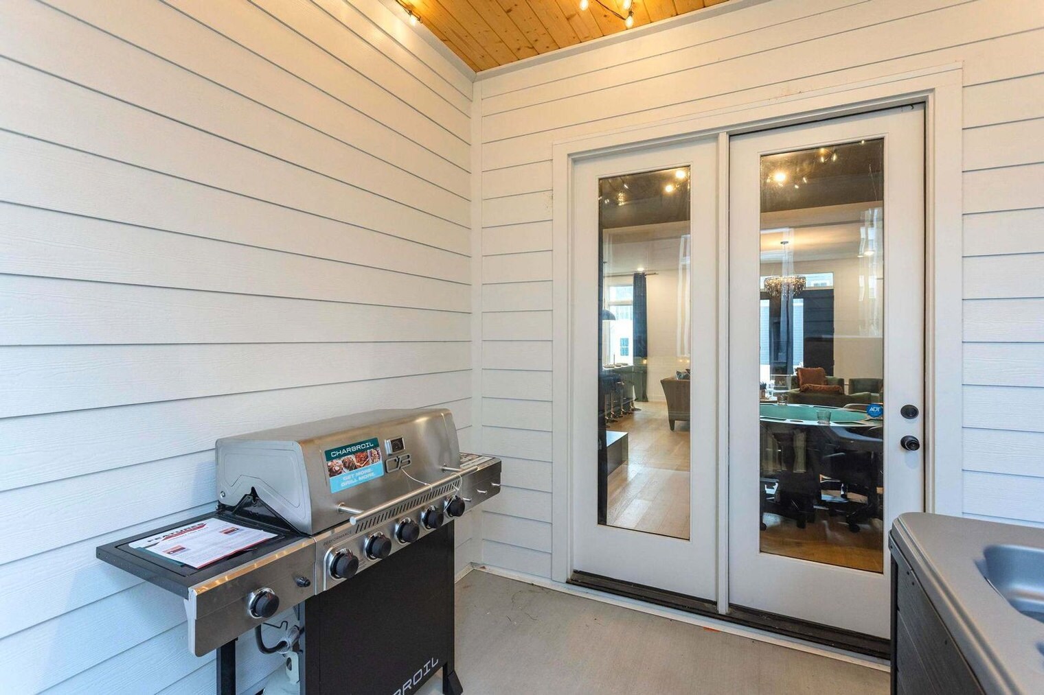 Building Photo - 4021 Indiana Ave