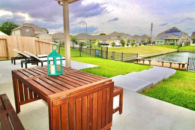 Building Photo - 24930 Adami Veduta Ct