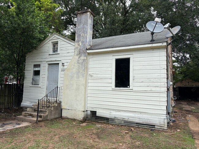 Building Photo - 3120 Desoto St