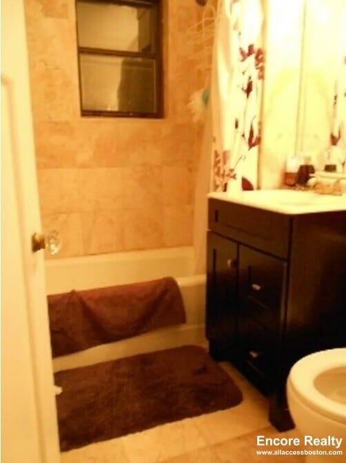 Building Photo - 448 Park Dr