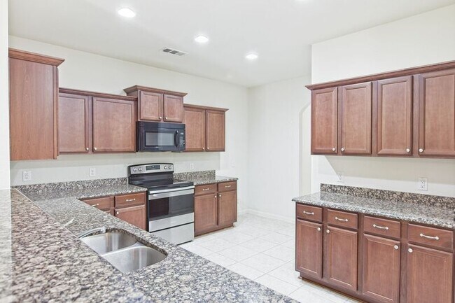 Building Photo - 1829 Persimmon Dr