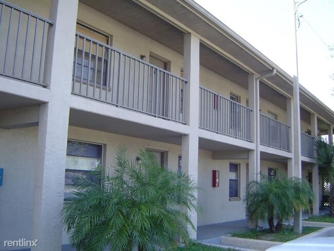 Building Photo - 2 br, 1 bath Apartment - 7800 Belcher Road