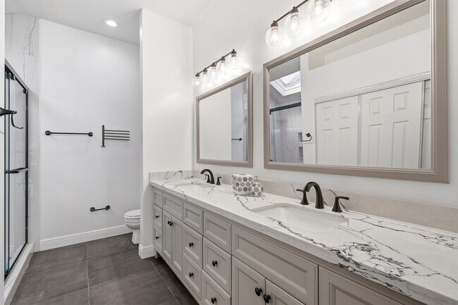 Building Photo - 7815 Royan Dr