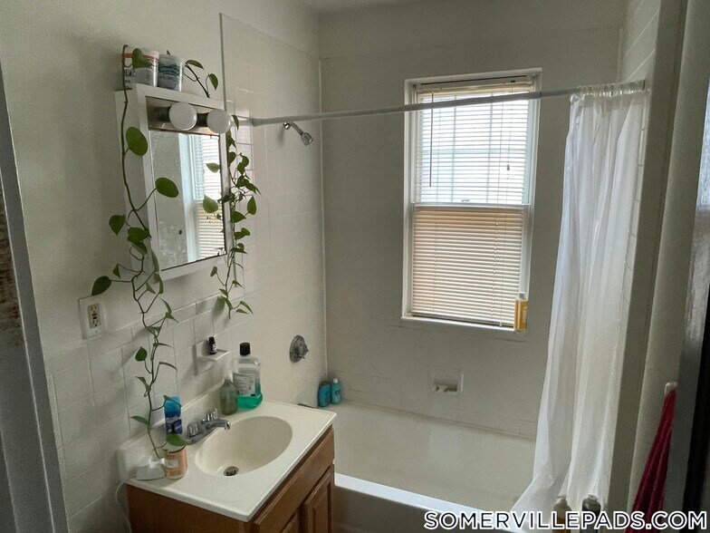 Building Photo - 157 Summer St