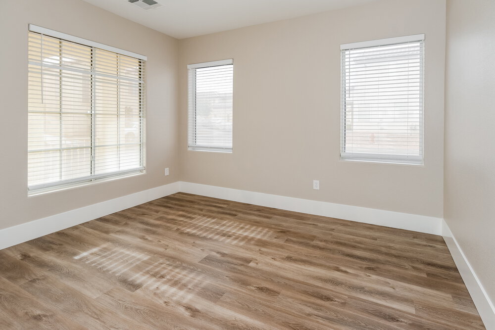 Building Photo - 5984 Tunbridge Ave