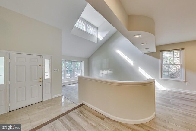 Building Photo - 12004 Montrose Village Terrace