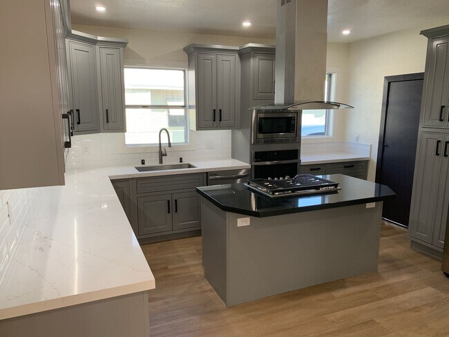 Building Photo - Beautifully Remodeled  4 Bedroom Home In A Desirable Location In Turlock!!