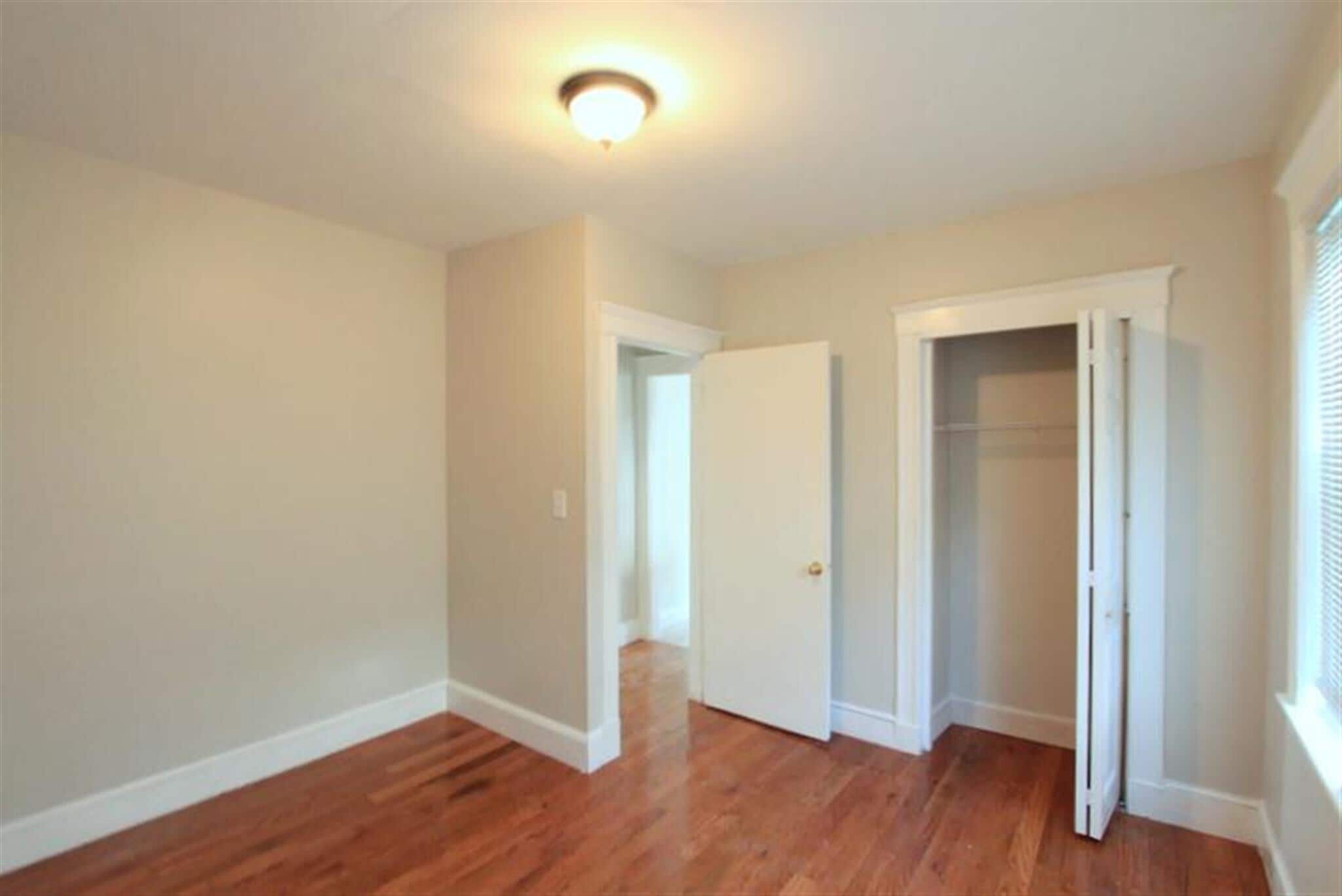 Building Photo - 121 Yale St