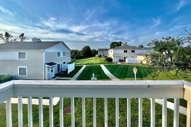 Building Photo - 1594 Cornell Cir