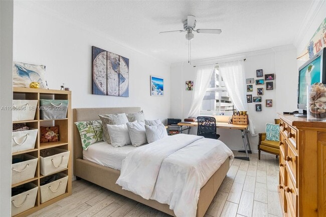 Building Photo - 9172 Collins Ave