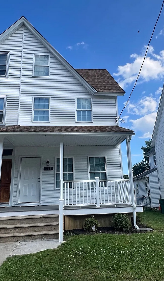 Building Photo - 348 Elm St