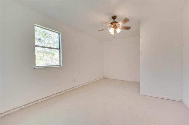 Building Photo - 706 Scenic Dr