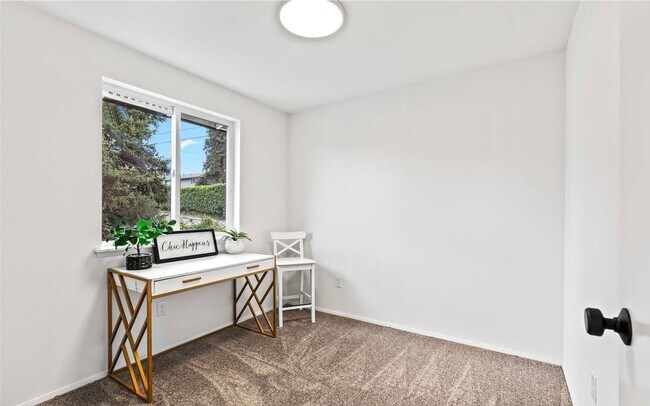 Building Photo - 7245 S Prospect St