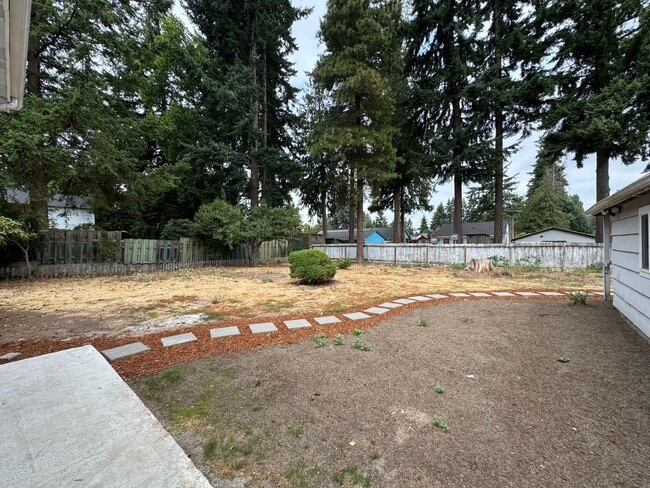 Building Photo - Newly renovated 4 bed 1 bath home in Burien