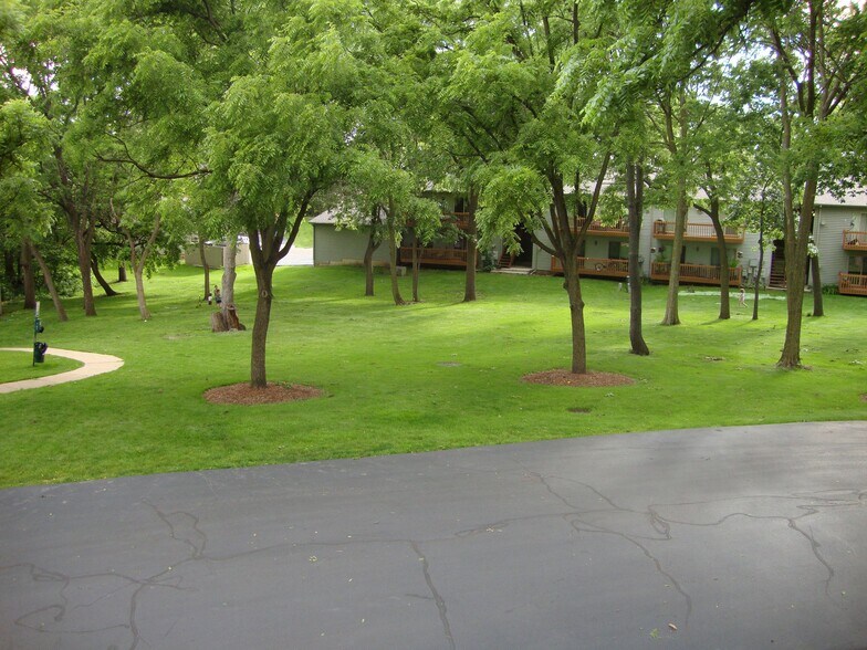 Building Photo - 295 Woodridge Cir