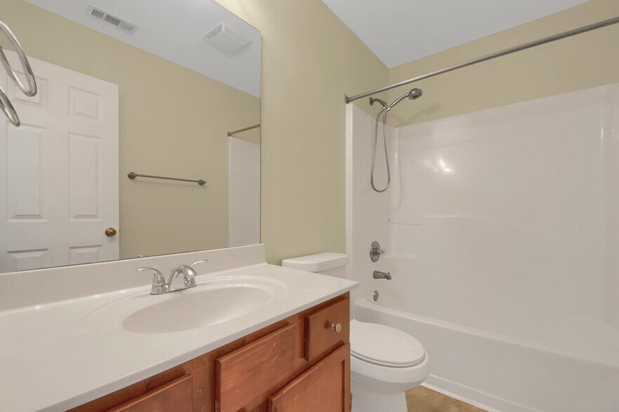 Building Photo - 2524 Laurel Cir NW