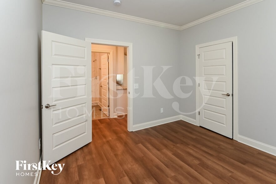 Building Photo - 1250 Pless St NW