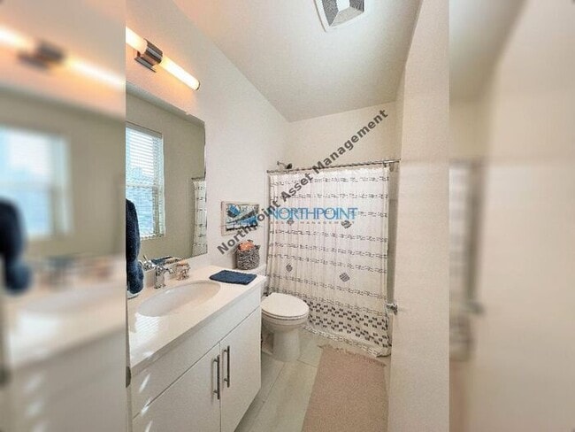 Building Photo - 2BR/2.5BA Condo w/ A/C + In-Unit W/D in The Mill at Broadway