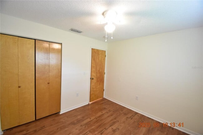 Building Photo - 38927 Carr Dr