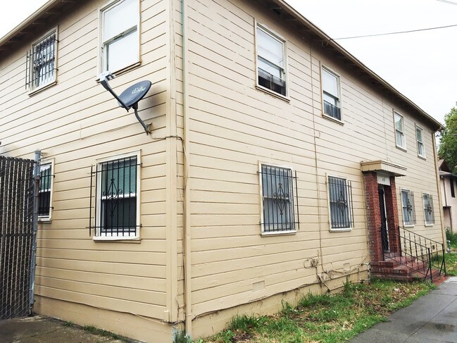 Building Photo - 149 Marina Way