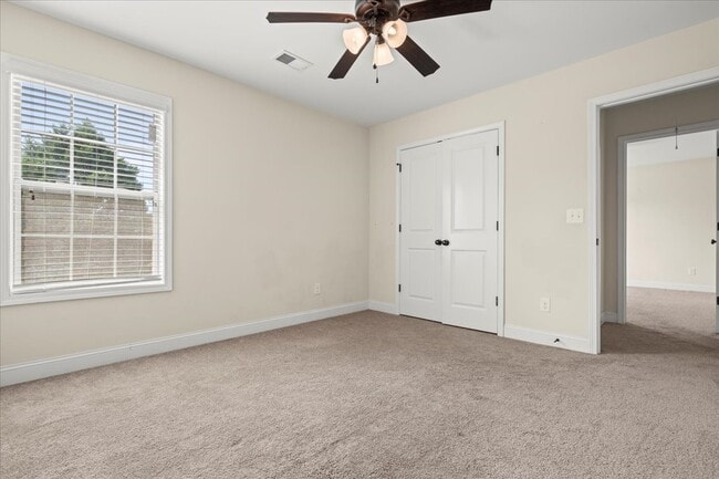 Building Photo - 1635 Lake Wateree Dr