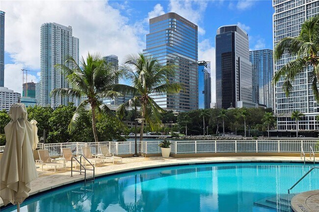 Building Photo - 801 Brickell Key Blvd