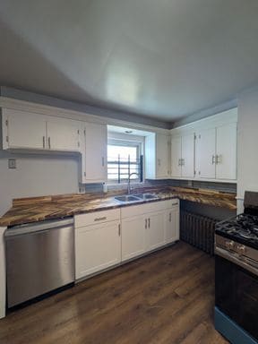 Building Photo - Newly Updated 3 bedroom in Carrick! Section 8 is considered