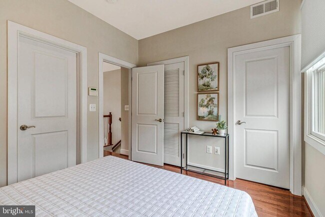 Building Photo - 4531 Westhall Dr